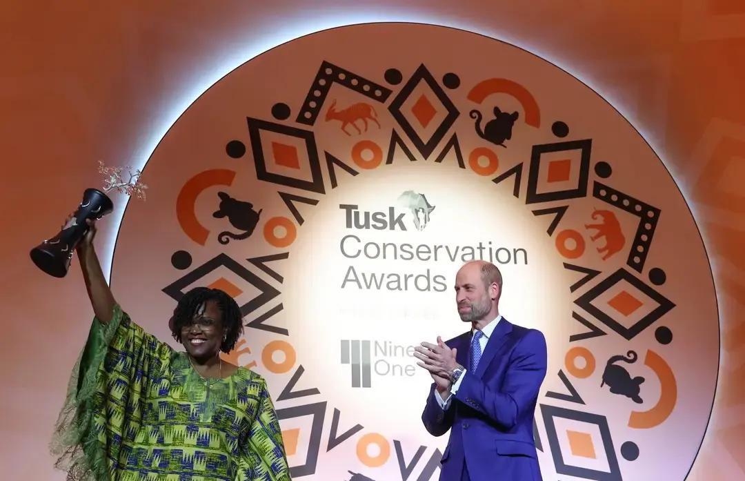 威尔士亲王威廉王子，今天出席了在伦敦举行的2025年Tusk保育奖颁典礼，他的父