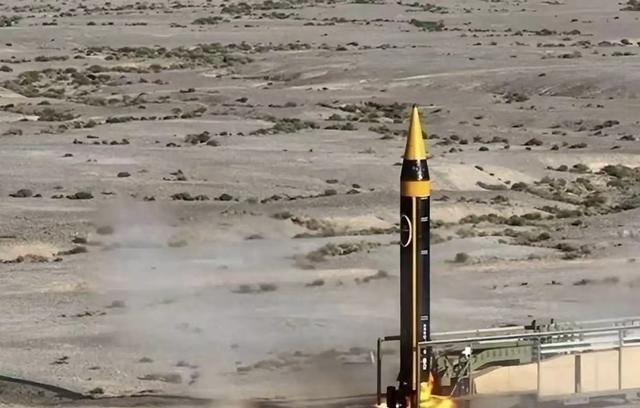 伊朗连出三记重拳！中东彻底炸锅！伊朗突然宣布三条死命令，一条比一条狠！第一，导弹