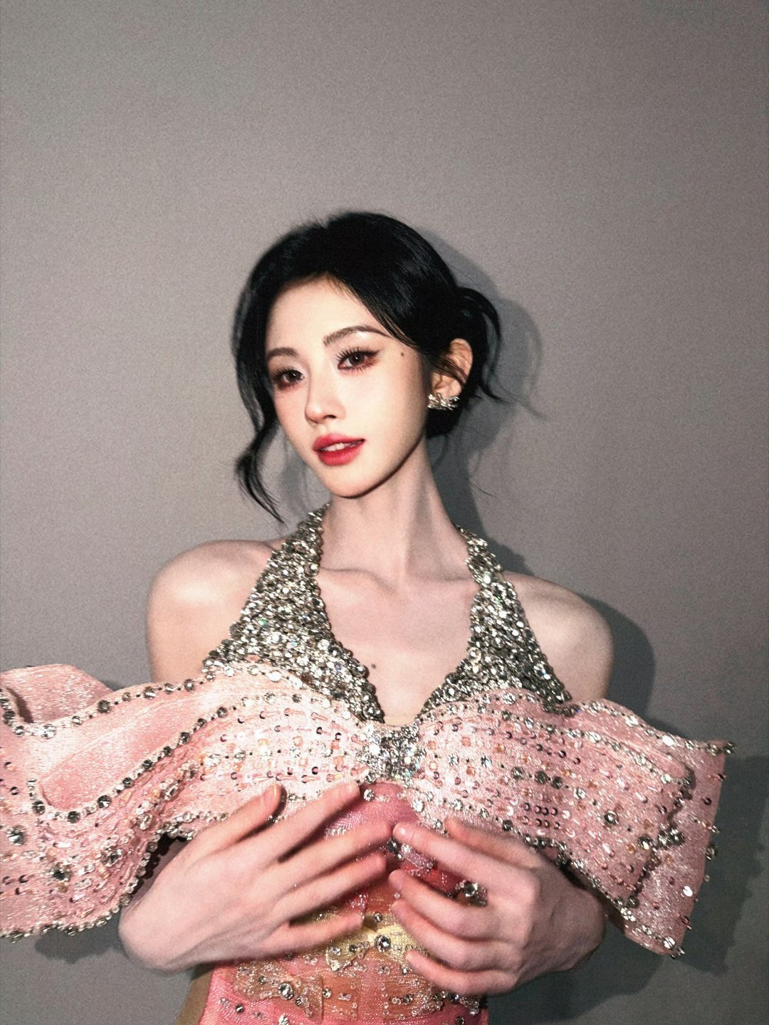 💙🍊 鞠婧祎万花世界 💙🍊鞠婧祎苏绿夏所有的晦暗都留给过往，从遇见你开始