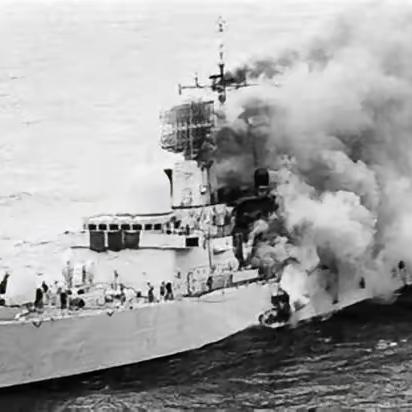 1978年，一个海军战士抛弃未婚妻，导致未婚妻自杀，事后被处分，战士心生怨恨，竟