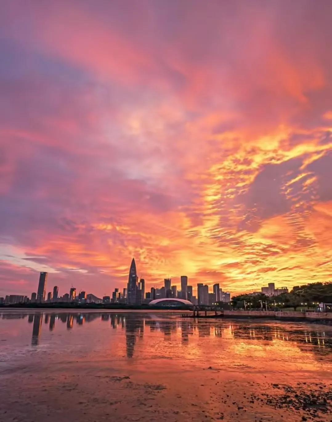 分享一组手机里的最美晚霞图片是微风，是晚霞，是心跳，是无可替代