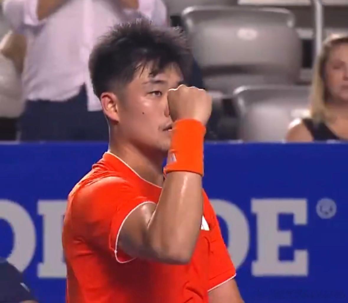 吴易昺挑落前大满贯亚军 吴易昺！！！牛啊！！！阿卡普尔科500赛第一轮，7-6/