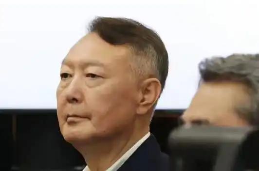 韩国前总统尹锡悦刚被法院一审判了无期徒刑，同一天，74岁的朴槿惠养老别墅直接被贴