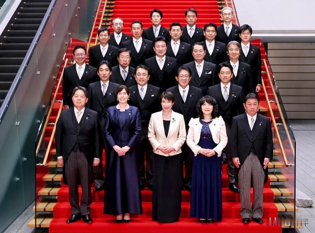 当地时间2月18日，日本自民党总裁高市早苗在国会众参两院首相指名选举中胜出，当选