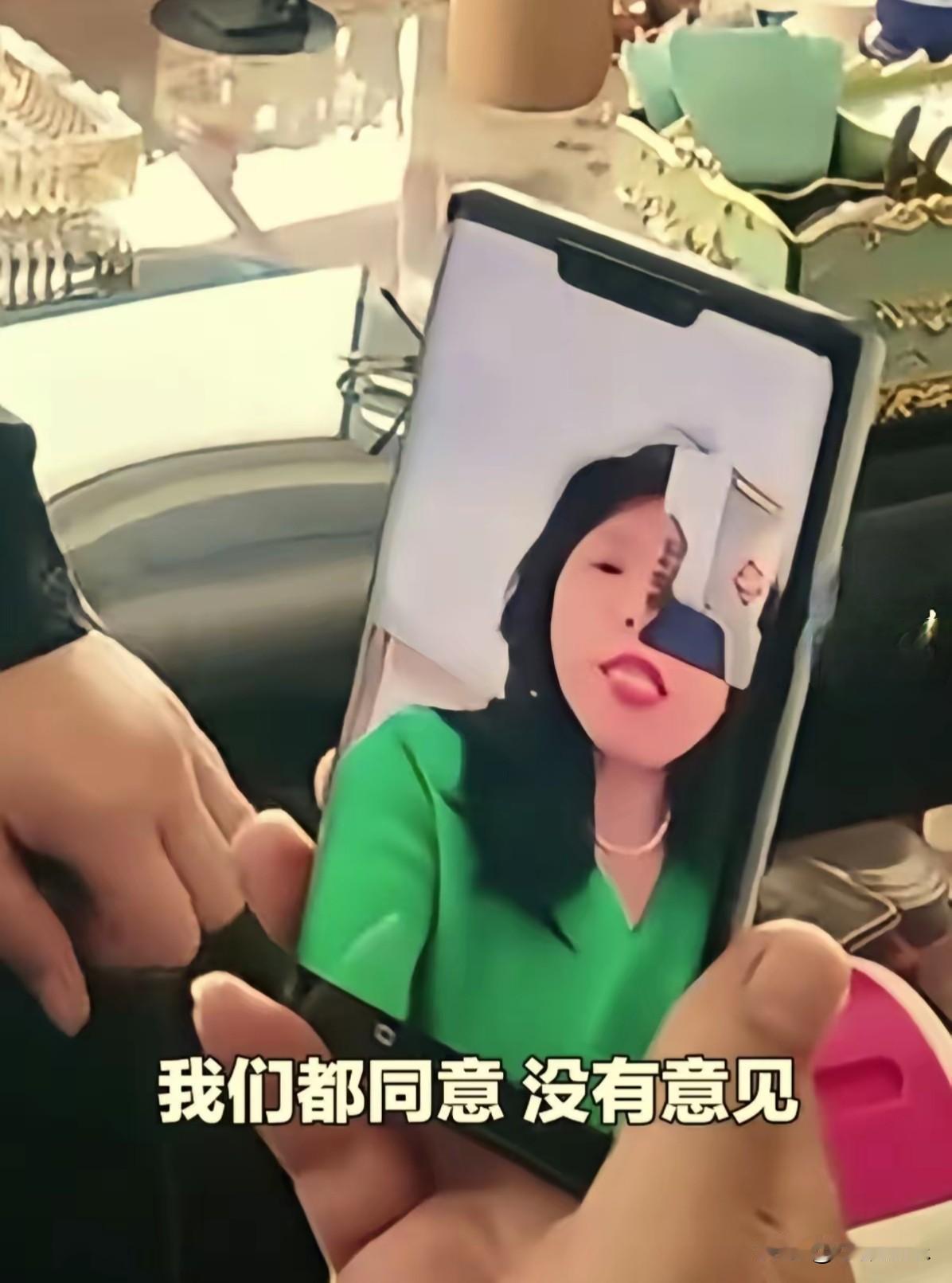 这应该是法官判过最轻松加愉快的案子了。它与我们平时所看到“对簿公堂”恰恰相反，