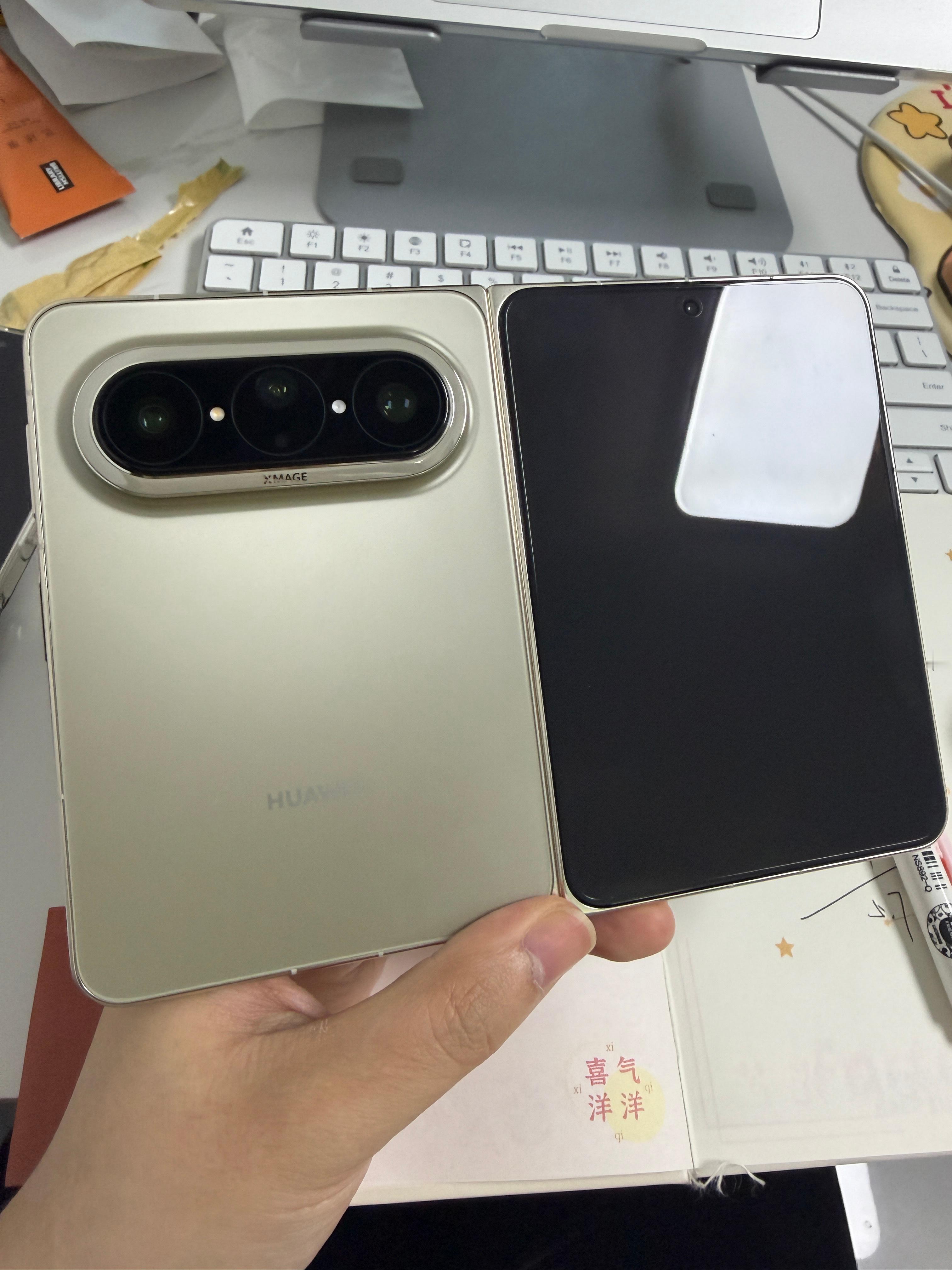iPhoneUltra真机超前瞻这真机图是认真的吗？我仔细看了看手里的华为Pur
