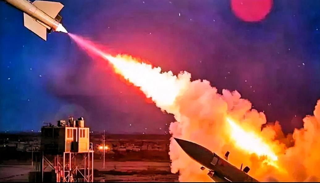 雷霆反击！伊朗强硬回应来袭！

央视消息证实：伊朗导弹精准打击以色列海法炼油厂，