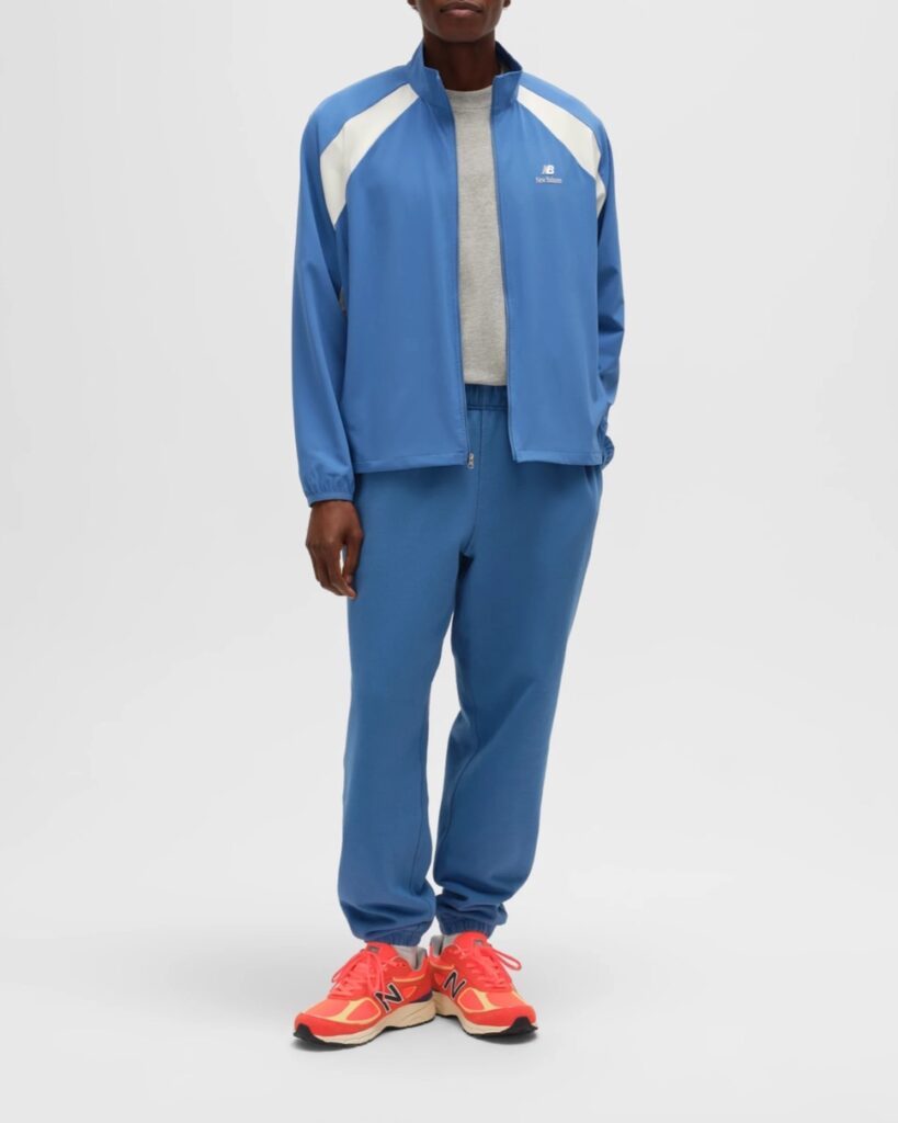 New Balance 990v4 “Urgent Red/Maize”  6月