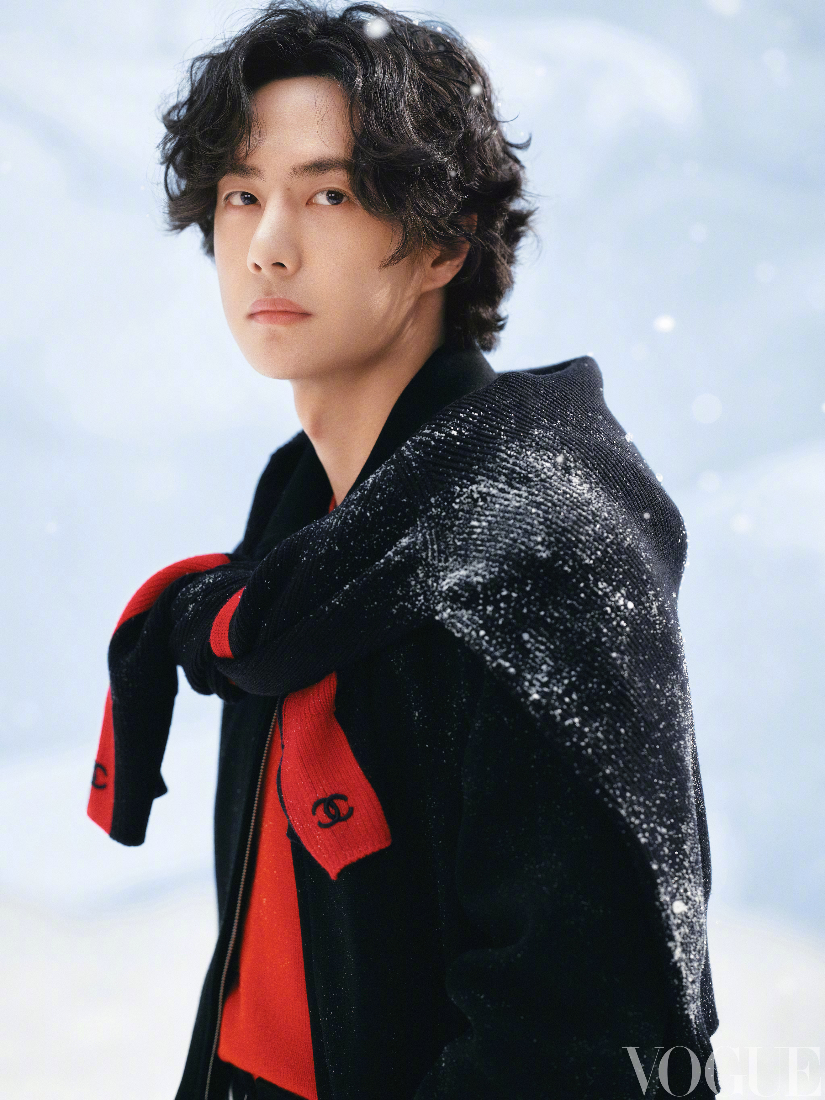 王一博 × CHANEL & VOGUE 演绎 Matthieu Blazy 为