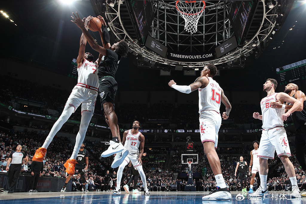 火箭森林狼加时神剧本 杜兰特仰天闭眼这剧本绝了！火箭加时赛13比0开局，随后森林