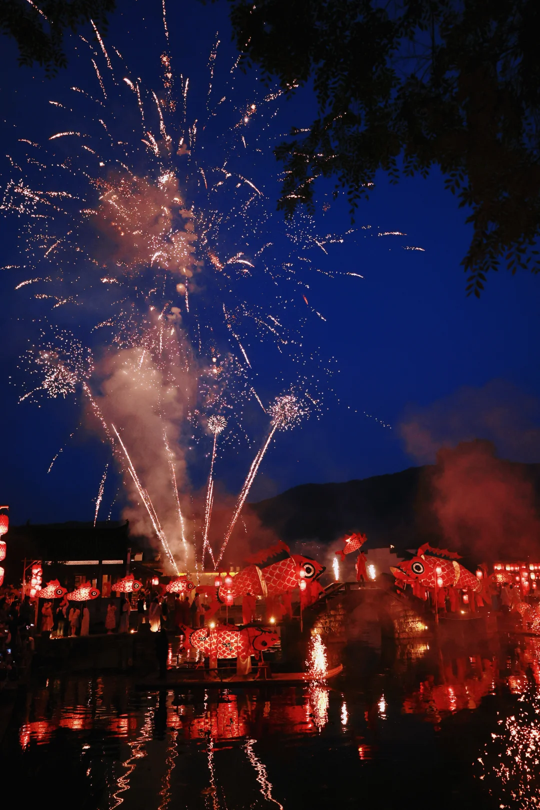 呈坎鱼灯｜有神仙眷顾的夜色山间🎏