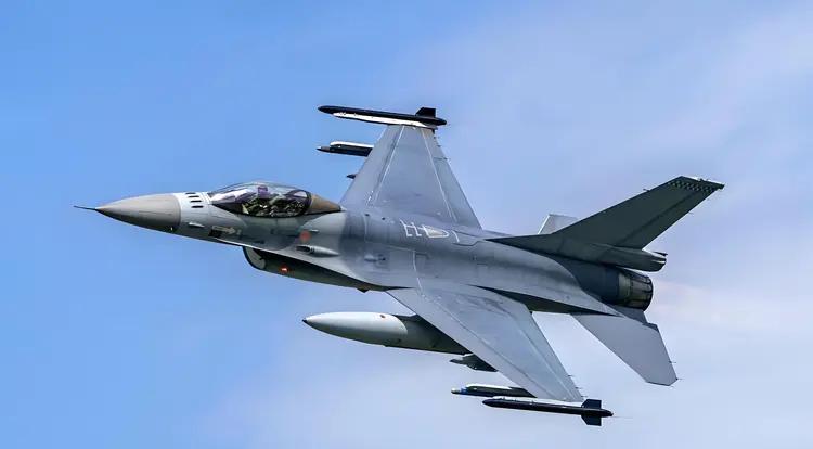 比利时宣布2026年-2029年剩余53架F16战斗机交付乌克兰空军，这个将极大
