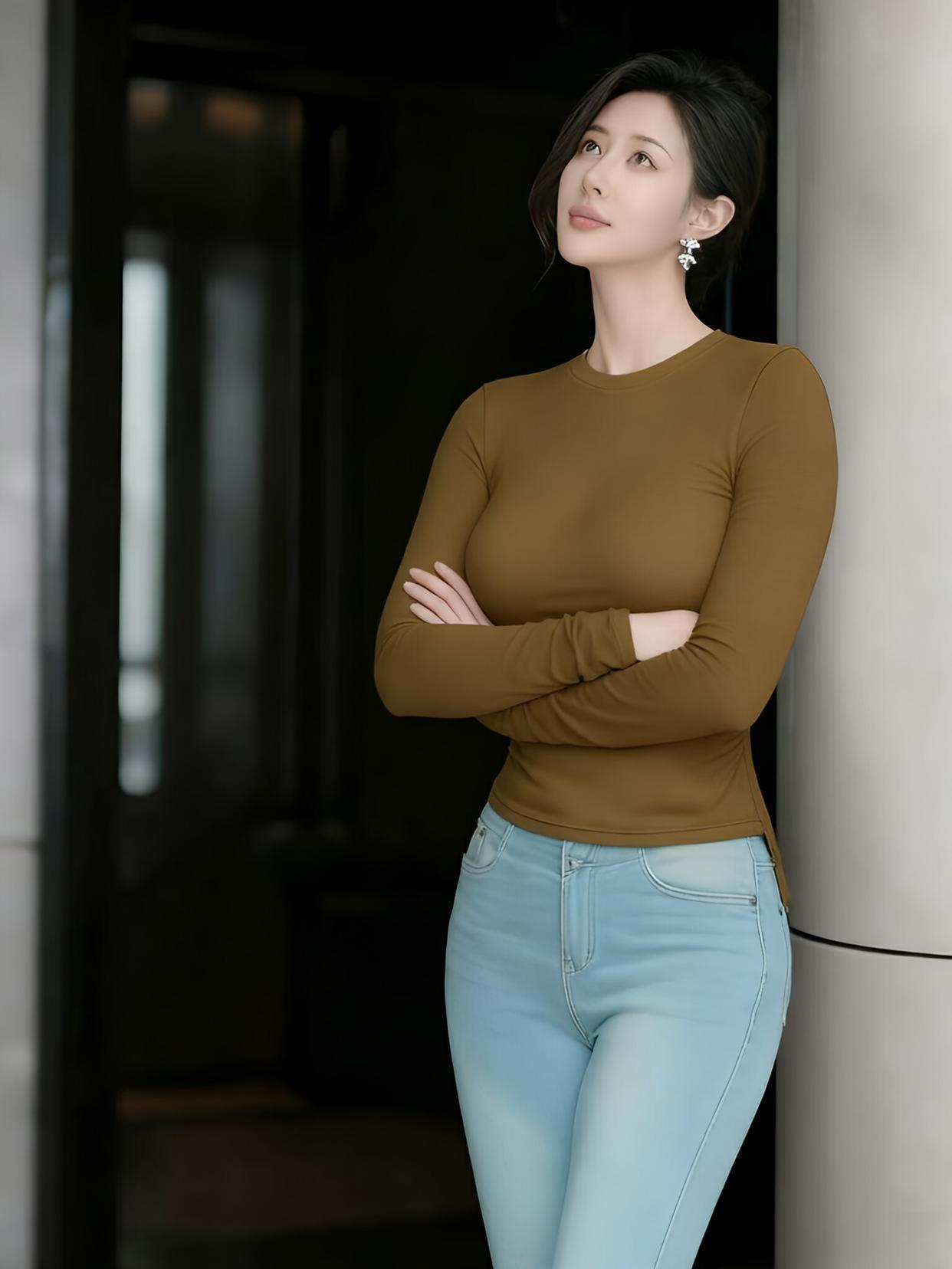 美图欣赏，看图写诗

《魅力佳人》
 她，
站在这里，
像烛火点亮，
这冷寂的空