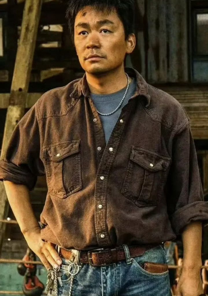 受王宝强资助孩子父亲发声帮助人是情分，无视是本分，但是如果承诺了就要做到了。这事