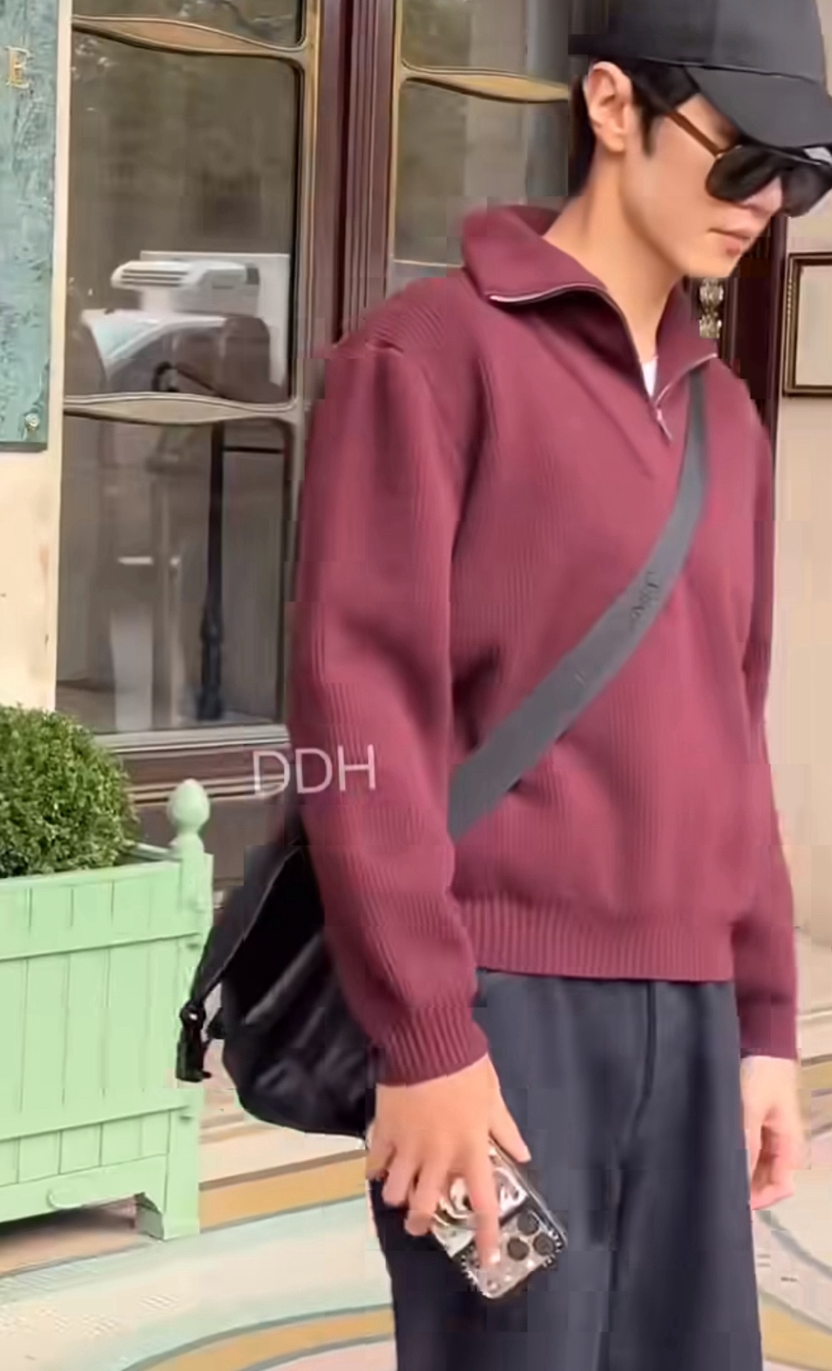 陈哲远巴黎时装周我们闪耀巴黎的远子要回国啦私下完全也是时尚感拉🈵陈哲远回国机场