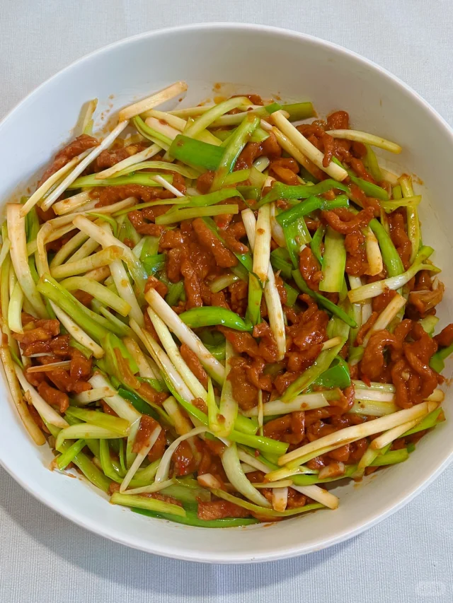 今天吃什么？巨巨巨巨巨下饭的韭黄肉丝🤤~