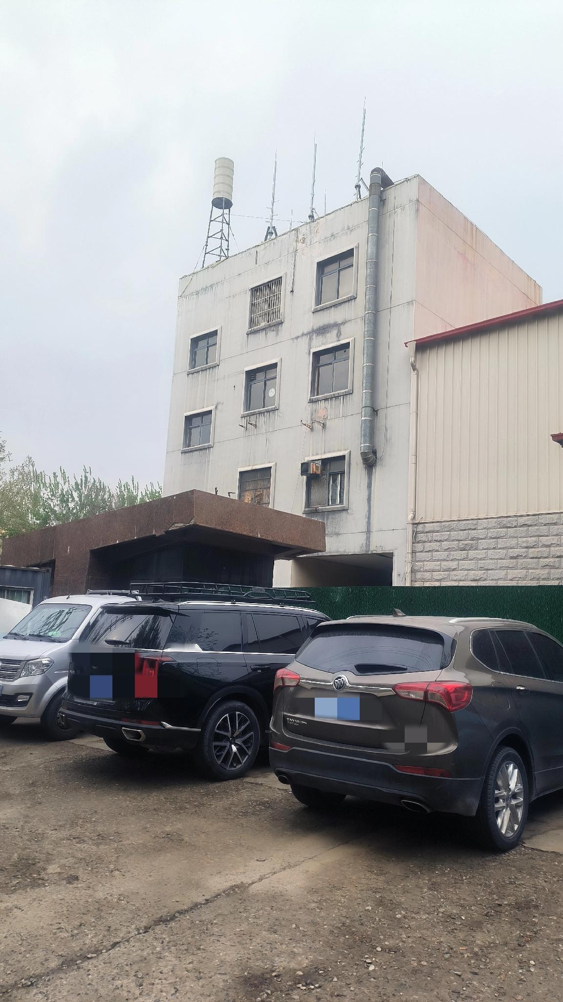 保定省印旁那个“消失”的饭馆，招牌只剩两个字，还有人记得它的骨渣丸子吗？

保定