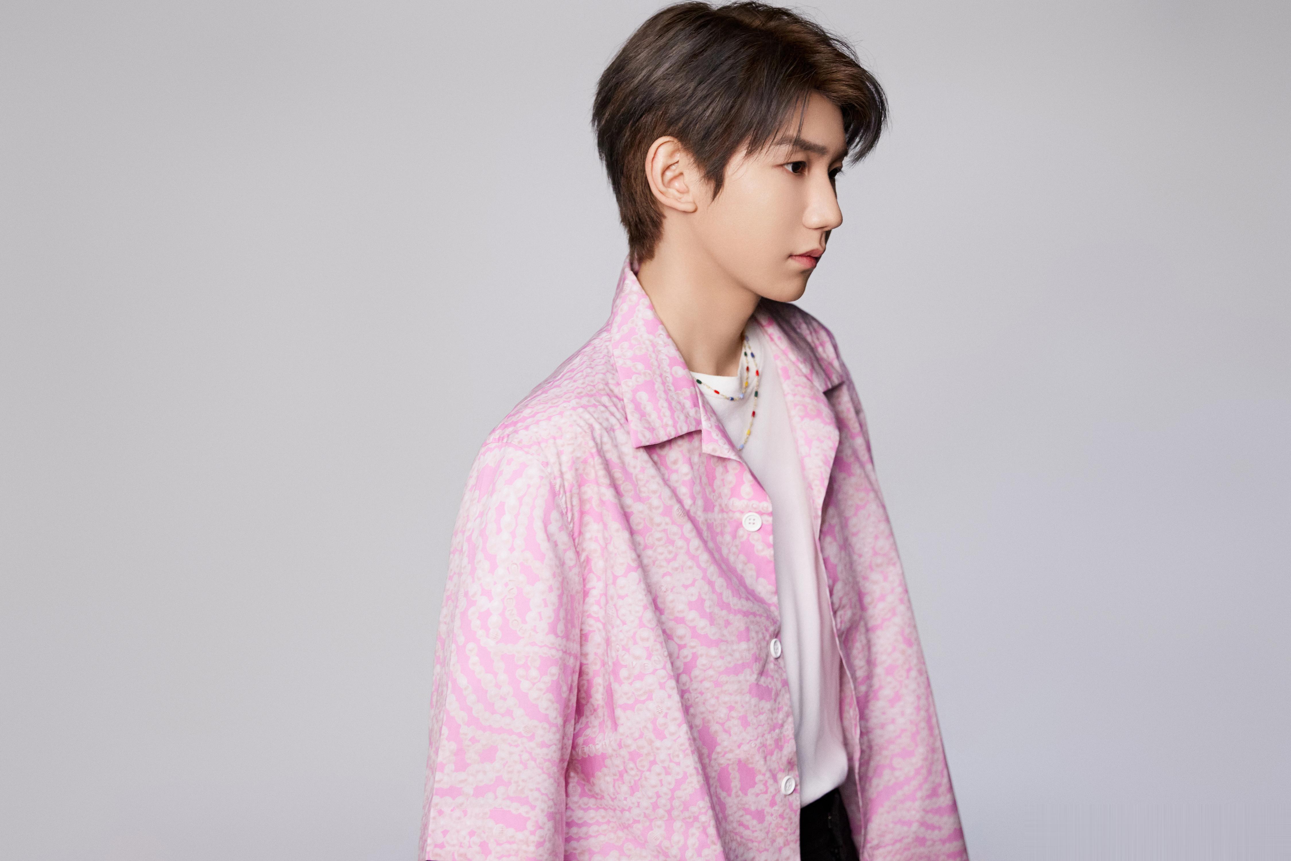 #TFBOYS为王源新综艺宣传##TFBOYS为王源新综艺打call# 今晚舞台