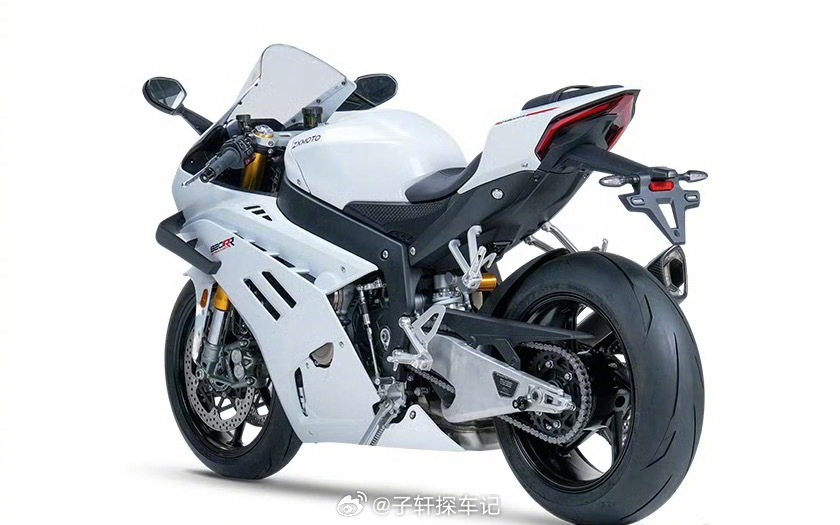 最近张雪机车很火爆，有粉丝和朋友说让我买一个骑骑看，自己又有点犹豫，看到这么帅，