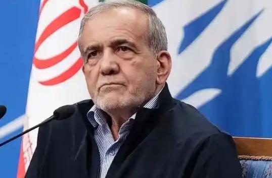 战争临门一脚，伊朗还是“跪了”！
伊朗最新宣布同意美国两个重要条件
 
2月11