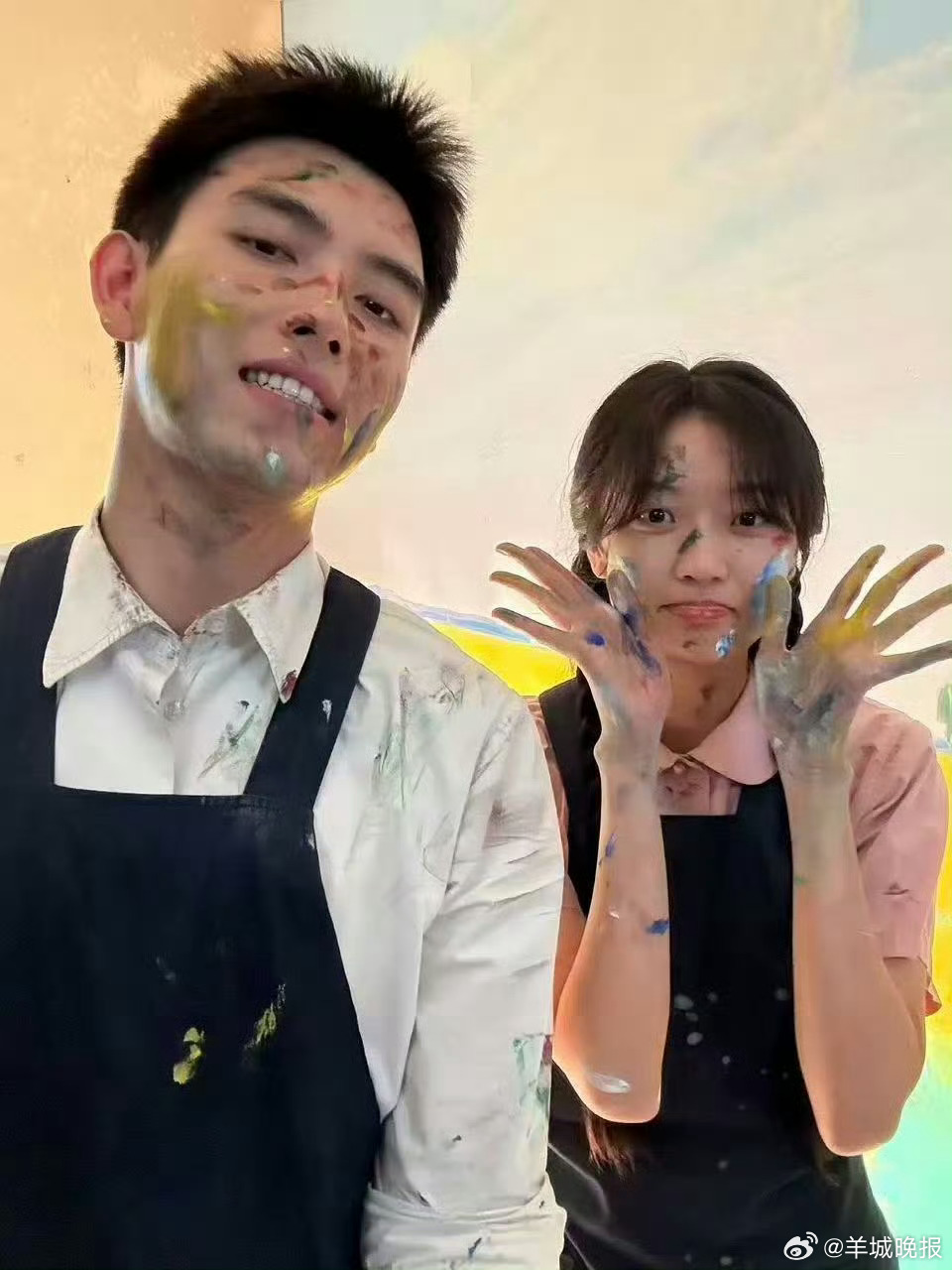 #陈飞宇孙千互晒合照##陈飞宇孙千卡点发合照# 2月25日，卡点13:14互晒合