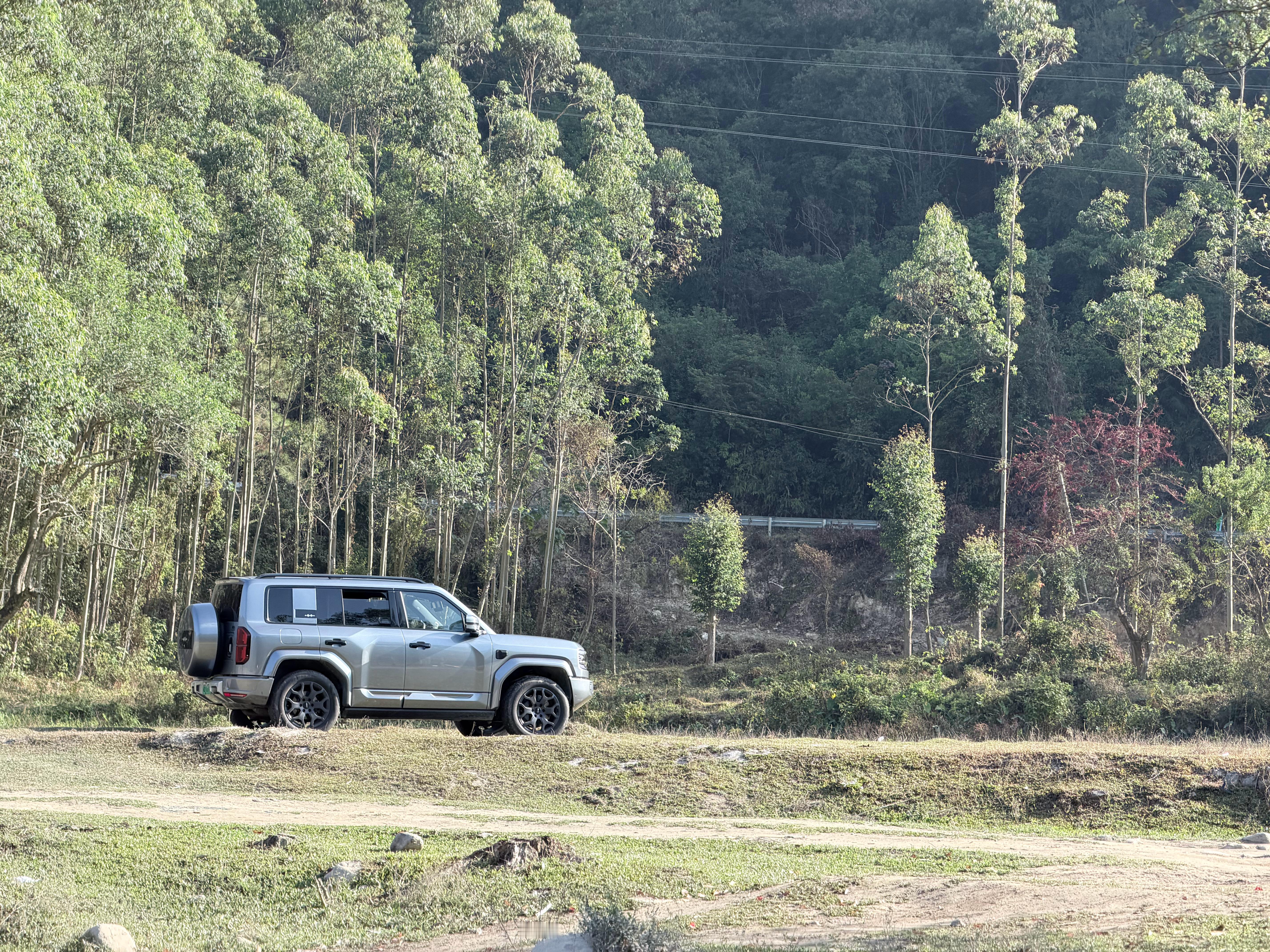 今天去了个山清水秀的地方工作很难想象这个地方居然一点信号都没有哈哈不过真的很不错