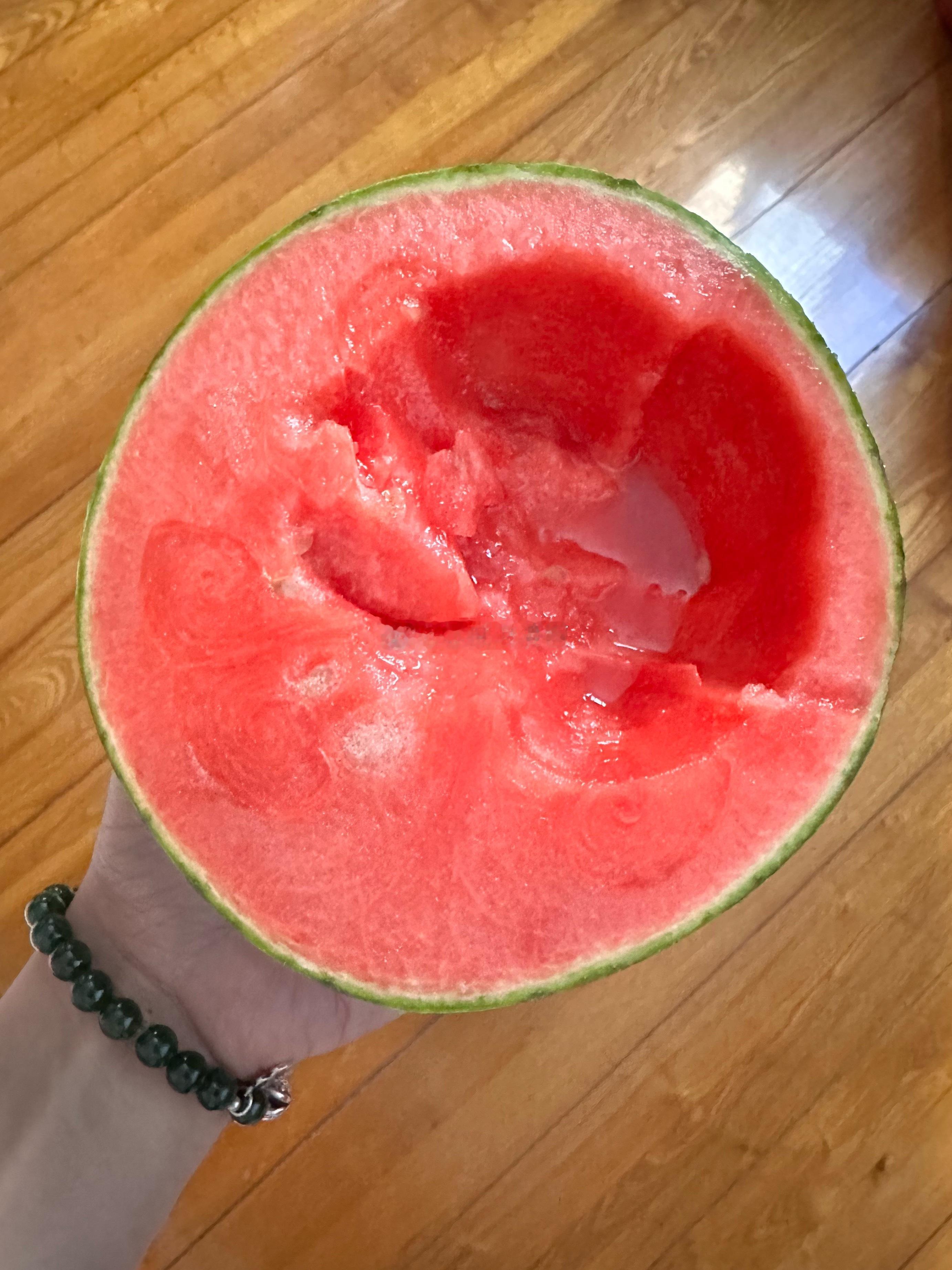 燃烧的陀螺仪  这瓜🍉就吃完，就差把瓜皮一起吃掉了
