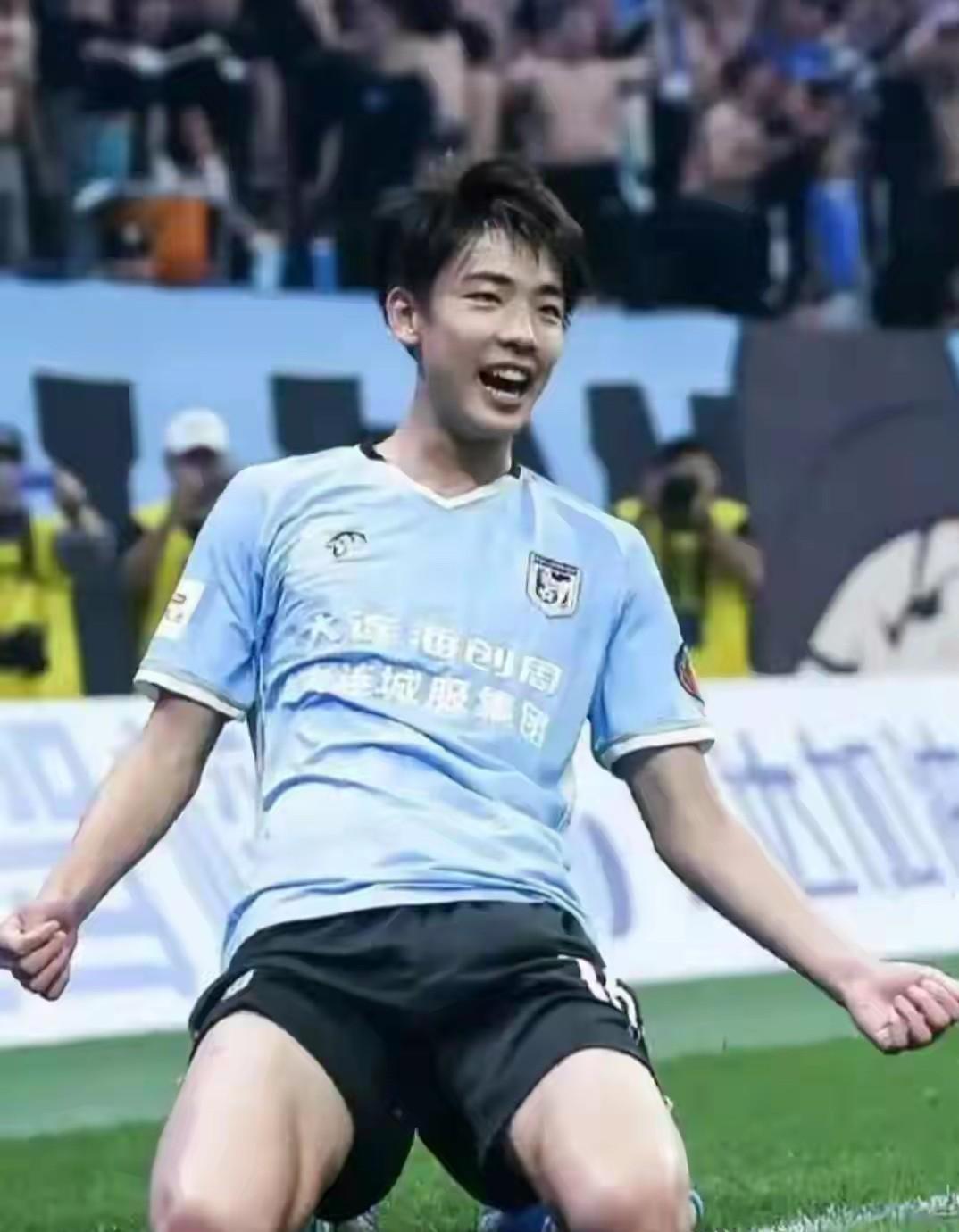 朱鹏宇意外被安东尼奥放弃，建议他赶紧投奔邵佳一，实现从u23到国家队的跳级。
