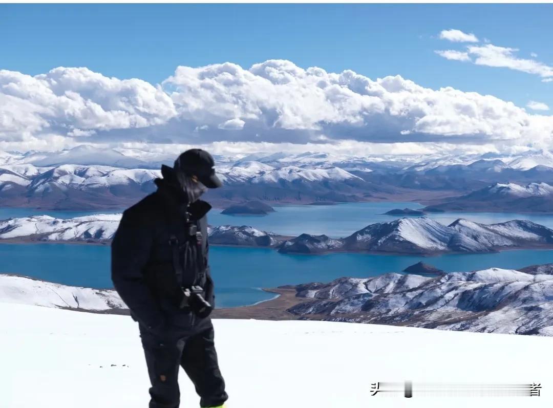 别再把内向当成缺点啦！内向的人只是精力来源和外向者不同，比起热闹的社交场，他们更