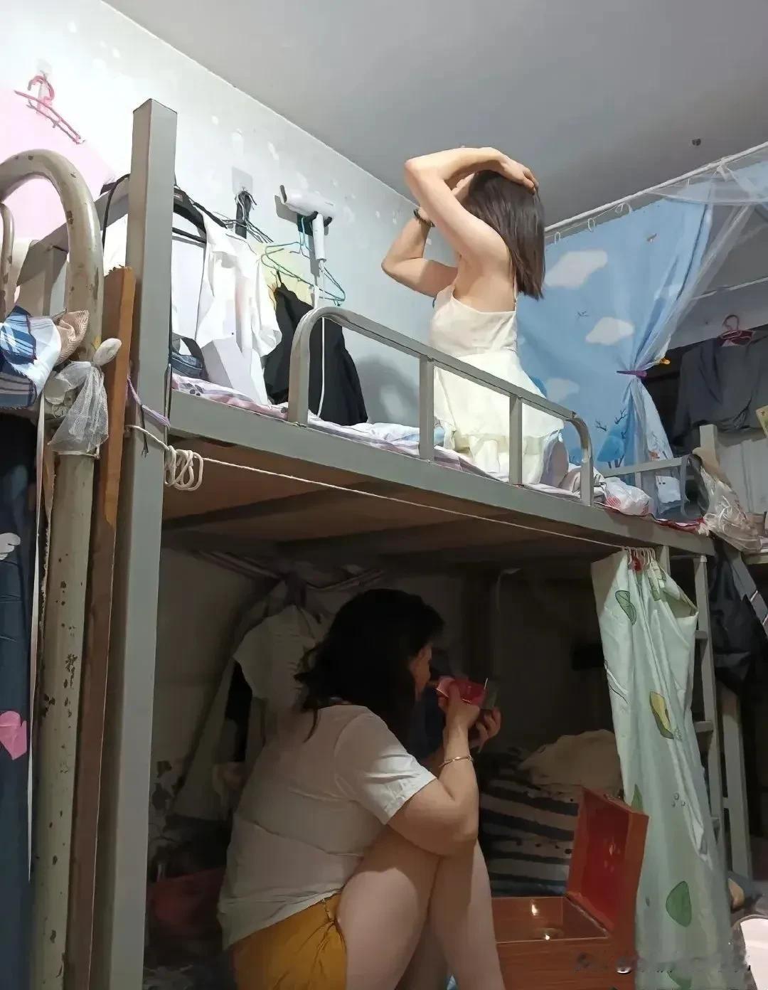 深圳电子厂宿舍，是打工人的温暖港湾还是“血汗工厂”的缩影？今天带大家揭秘真实的电