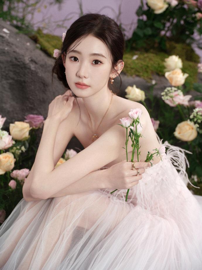 花仙子张艺凡张艺凡北影节第二套花仙子张艺凡 