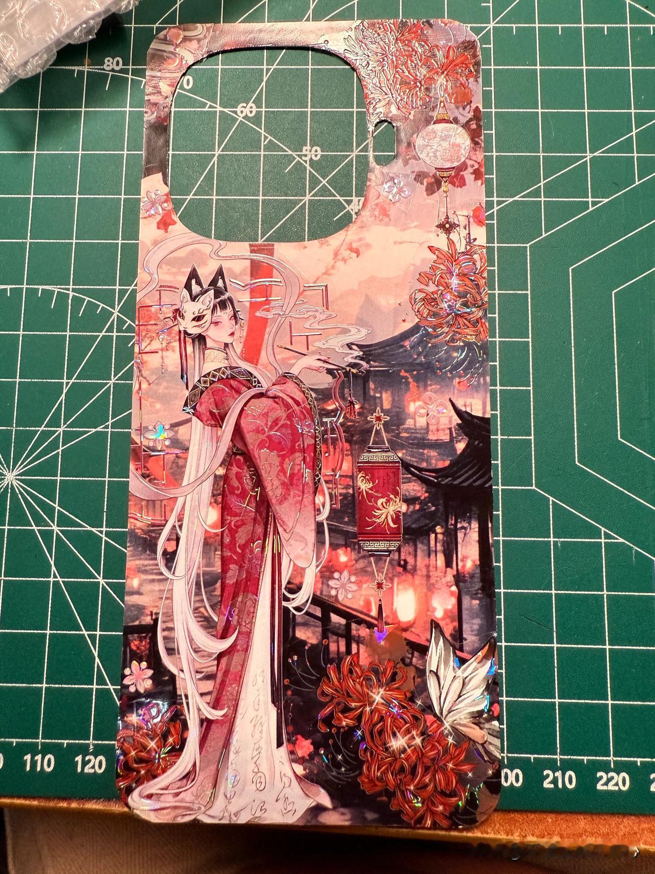 高效手作
今天高效做了四个手机背卡，一个手机壳。把手机壳统一弄滴胶。
很开心，做
