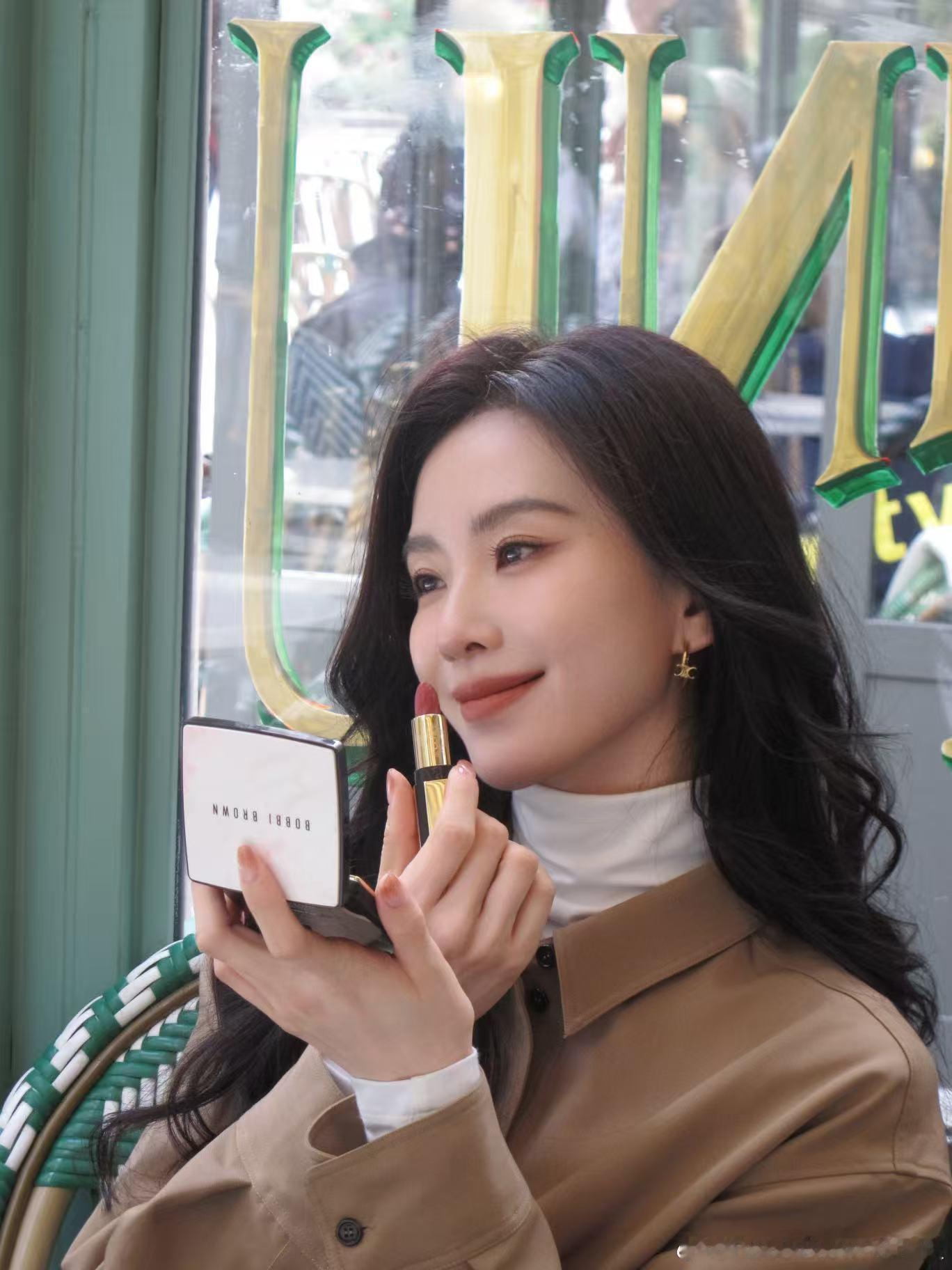 最近被刘诗诗的芭比波朗Bobbi Brown广告强势霸屏！宣传力度真的🐮，这代