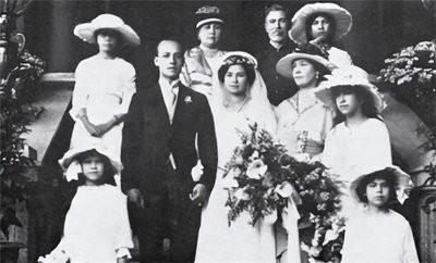 1956年香港首富何东去世那天，整个港岛都轰动了，这位93岁的老爷子遗嘱里明确要