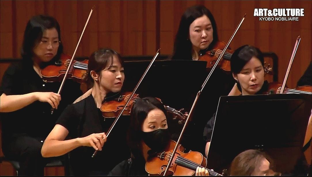 勃拉姆斯《第四交响曲，Op.98》京畿爱乐乐团 指挥 郑明勋指挥网页链接