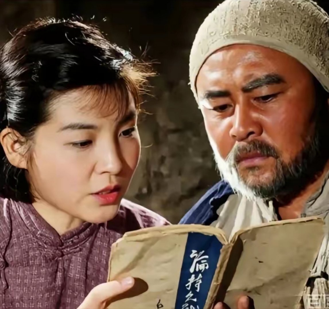 “北美崔哥”说，伊朗正流传光辉著作《论持久战》。 