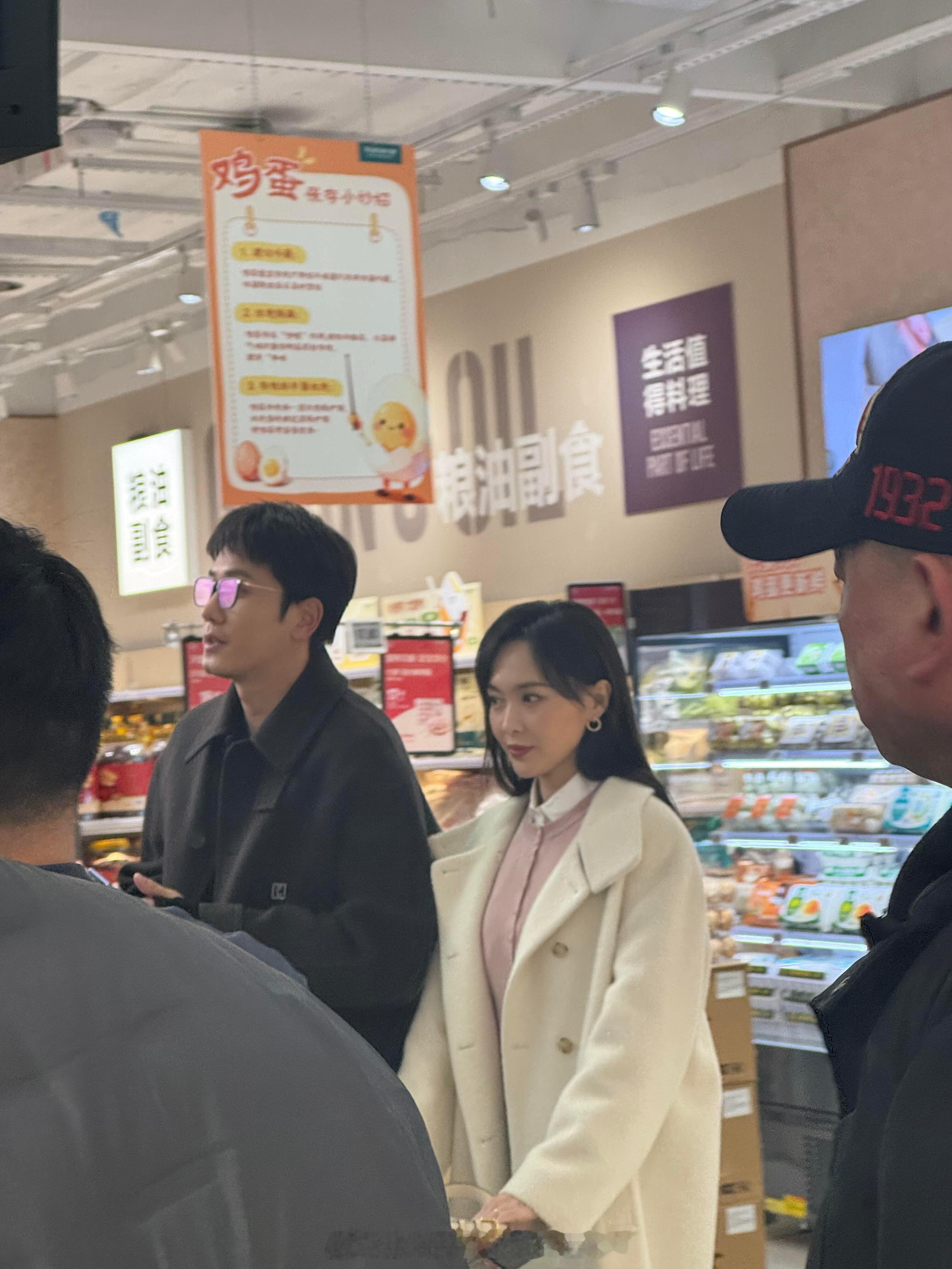 唐嫣彭冠英《此刻的生活》超市同框路透！！
