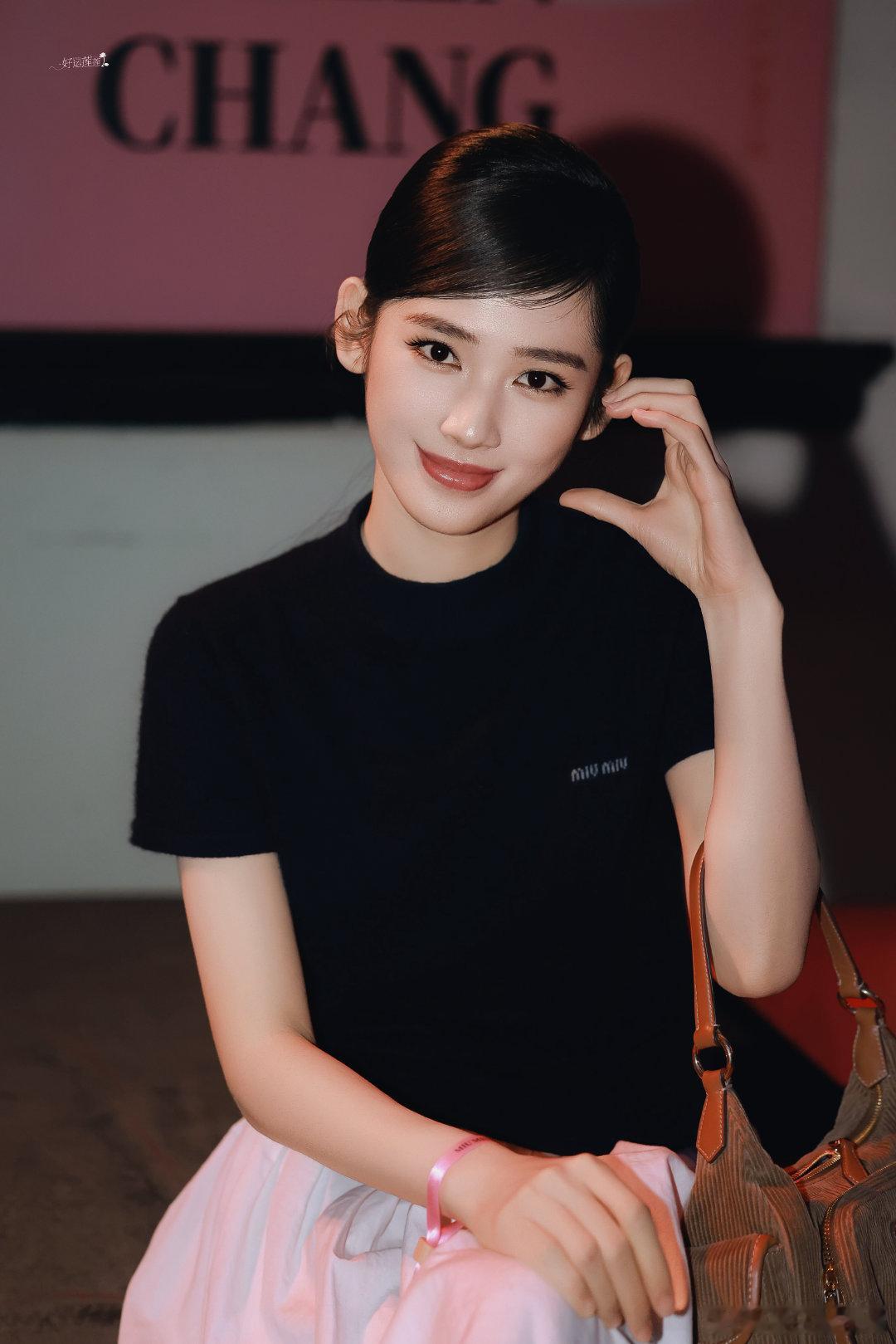 🍉 鹤秋有部女主戏在谈 