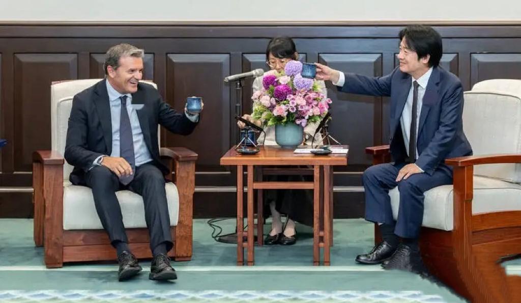 意大利副议长窜台叫嚣“与台湾同在”，终将与“台独”同亡

近日，窜访中国台湾地区