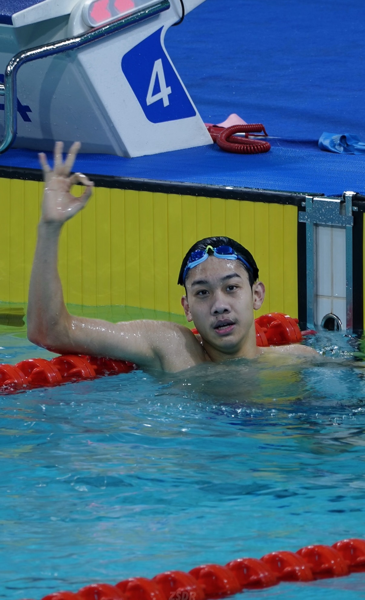 张展硕获得男子200米自由泳冠军！创造男子200米自由泳全国青年记录！
