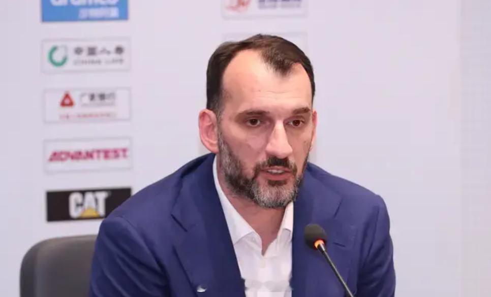 广东男篮战胜宁波男篮 赛后，广东队助理教练拉科维奇接受媒体采访，谈及本场比赛拉科