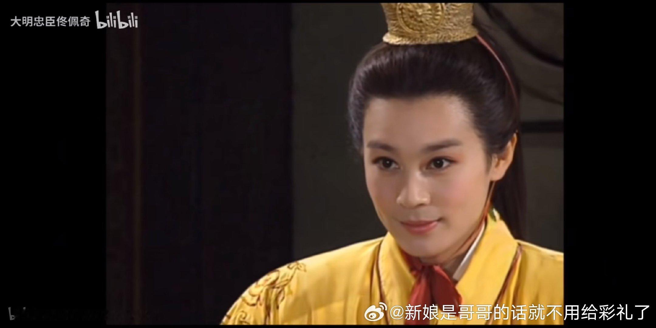 看了这个性转版三国。哎好合适，想看全女班…… 