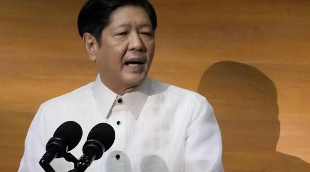 玩什么把戏？菲律宾总统和防长要重回中菲对话，必须先拆除非法坐滩破军舰。13日，菲