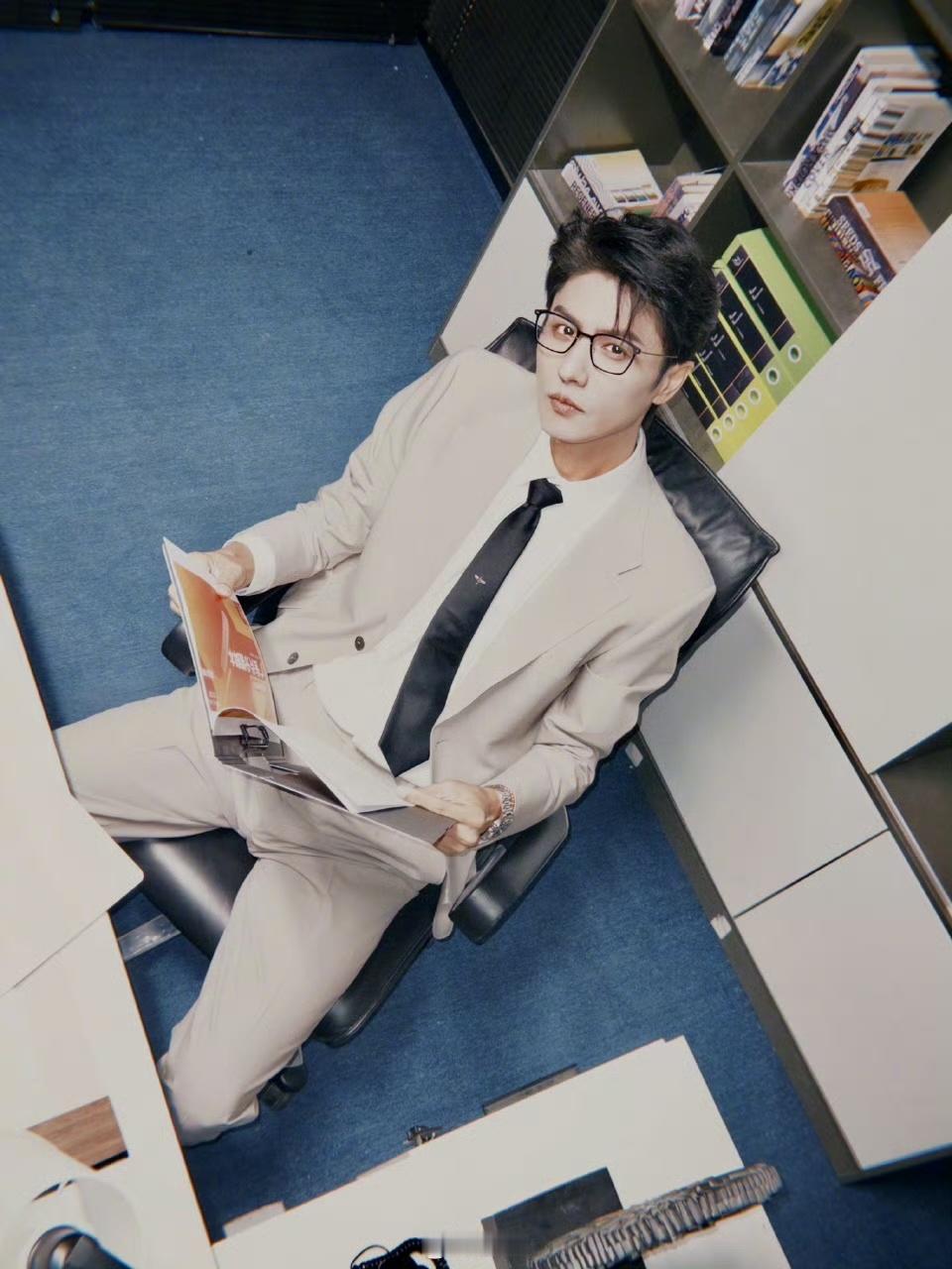 话痨小姐专治早春晴朗后遗症 早春大结局后劲太大，刷到全网都在推《话痨小姐》！直球