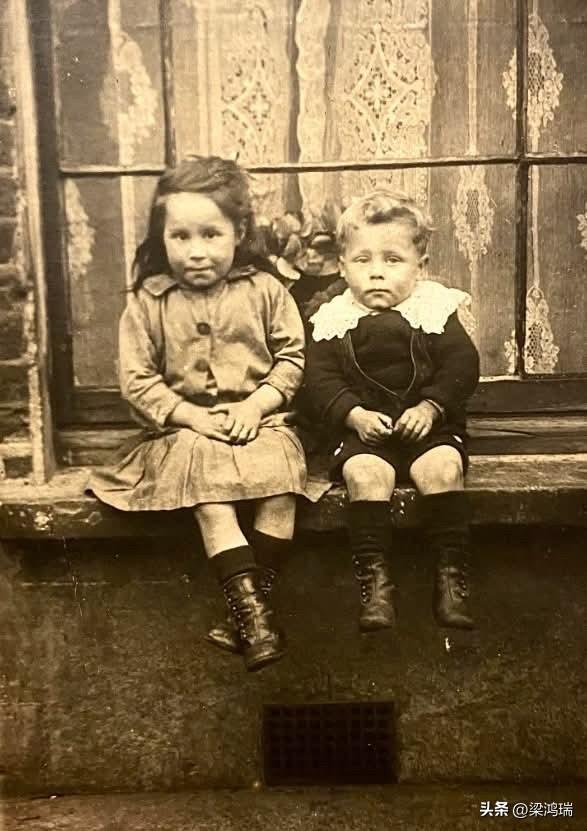 这张照片展示的是罗斯和乔治·特鲁斯洛（Rose 和 George Truslow