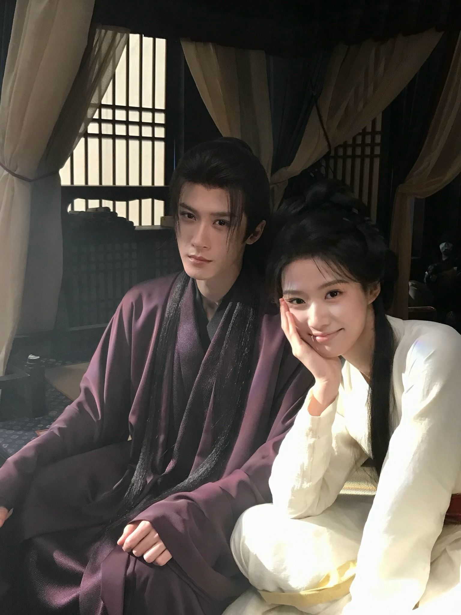 存一些谢却山和南衣的杀青合照🥹🥹卢昱晓发的和檀健次合照檀健次卢昱晓发的杀青合