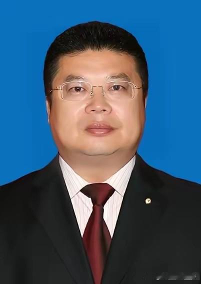 刚看到辛晓瑞被查的消息，心里咯噔一下，倒不是惋惜，是觉得这剧本太老套了。
56岁