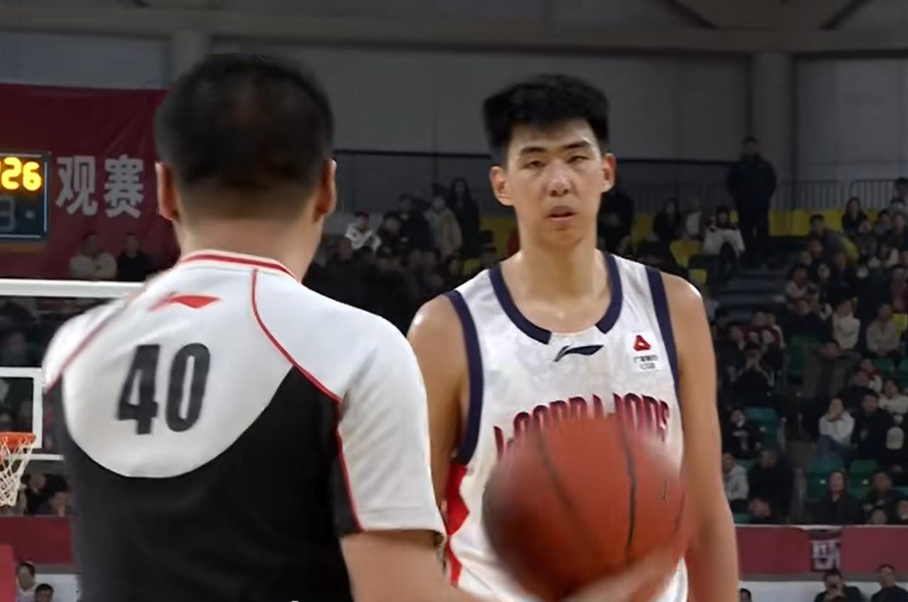 厉害！2米26徐昕，又打出CBA顶级中锋水平
惊不惊喜，意不意外？
广州队做客对