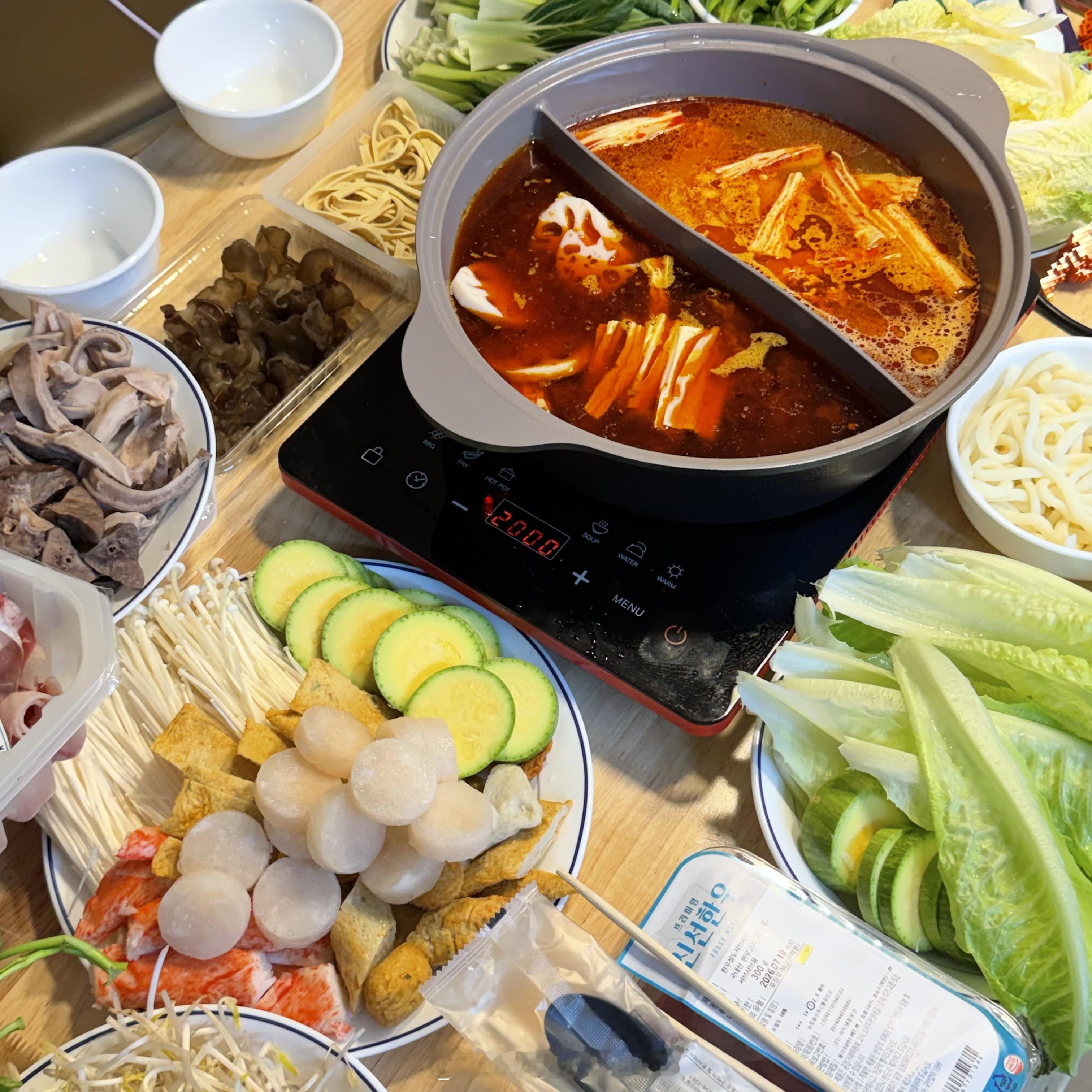 严肃学习章昊一比一比例拍美食 