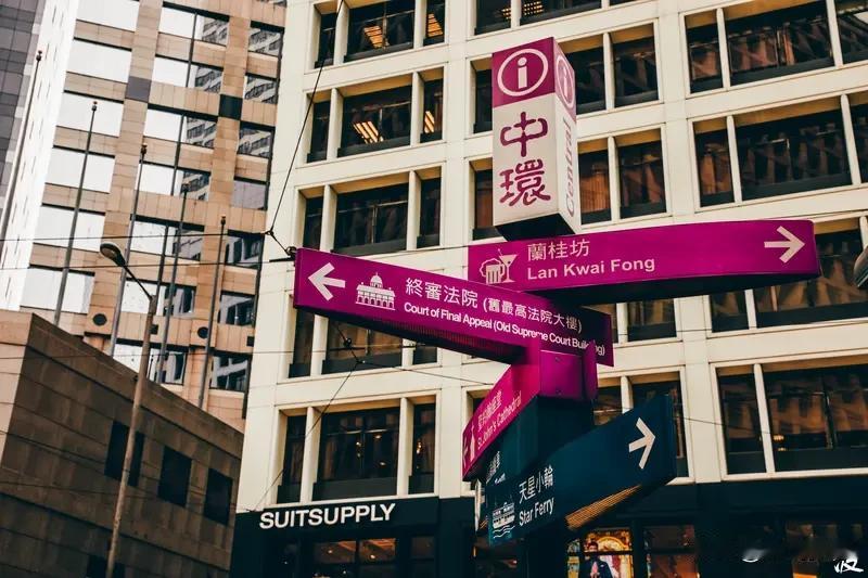 来香港逛街，这几个地方可不能错过。铜锣湾必须拥有姓名，这里有时代广场、崇光百货等